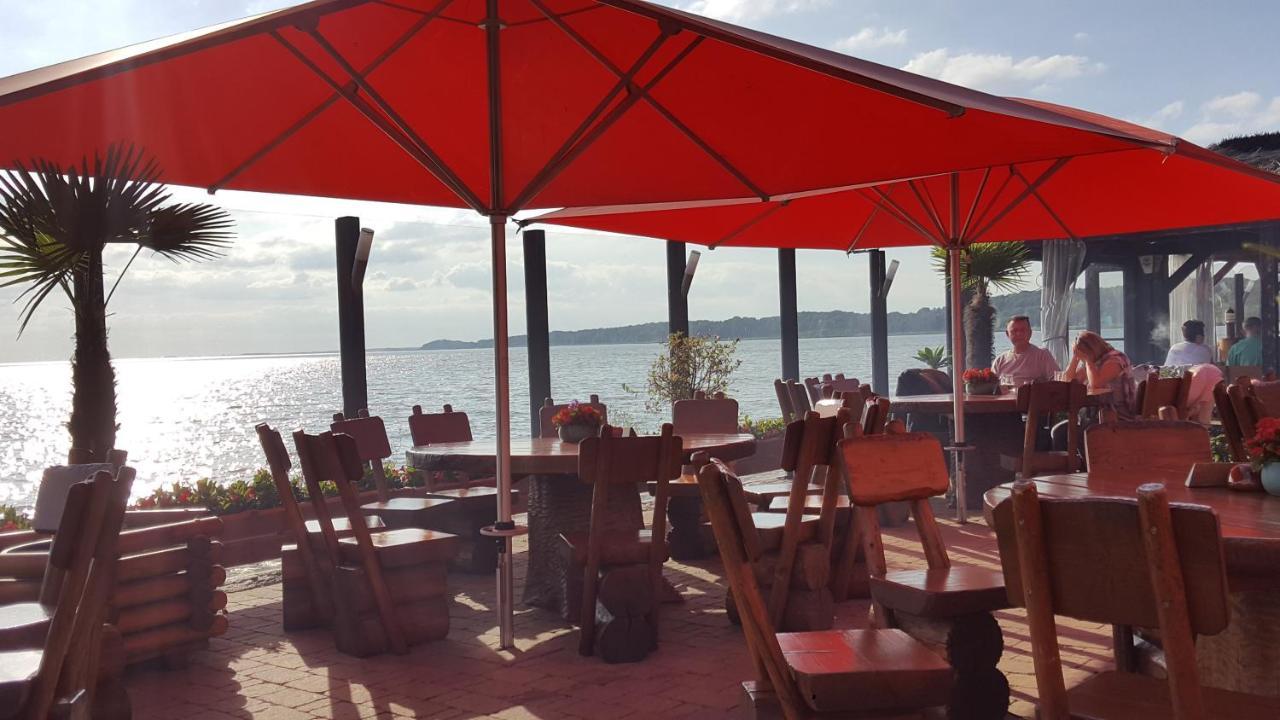 Appartement "Opal" Mit Penthouseflair - Oase Am Haff Garz  Exterior foto